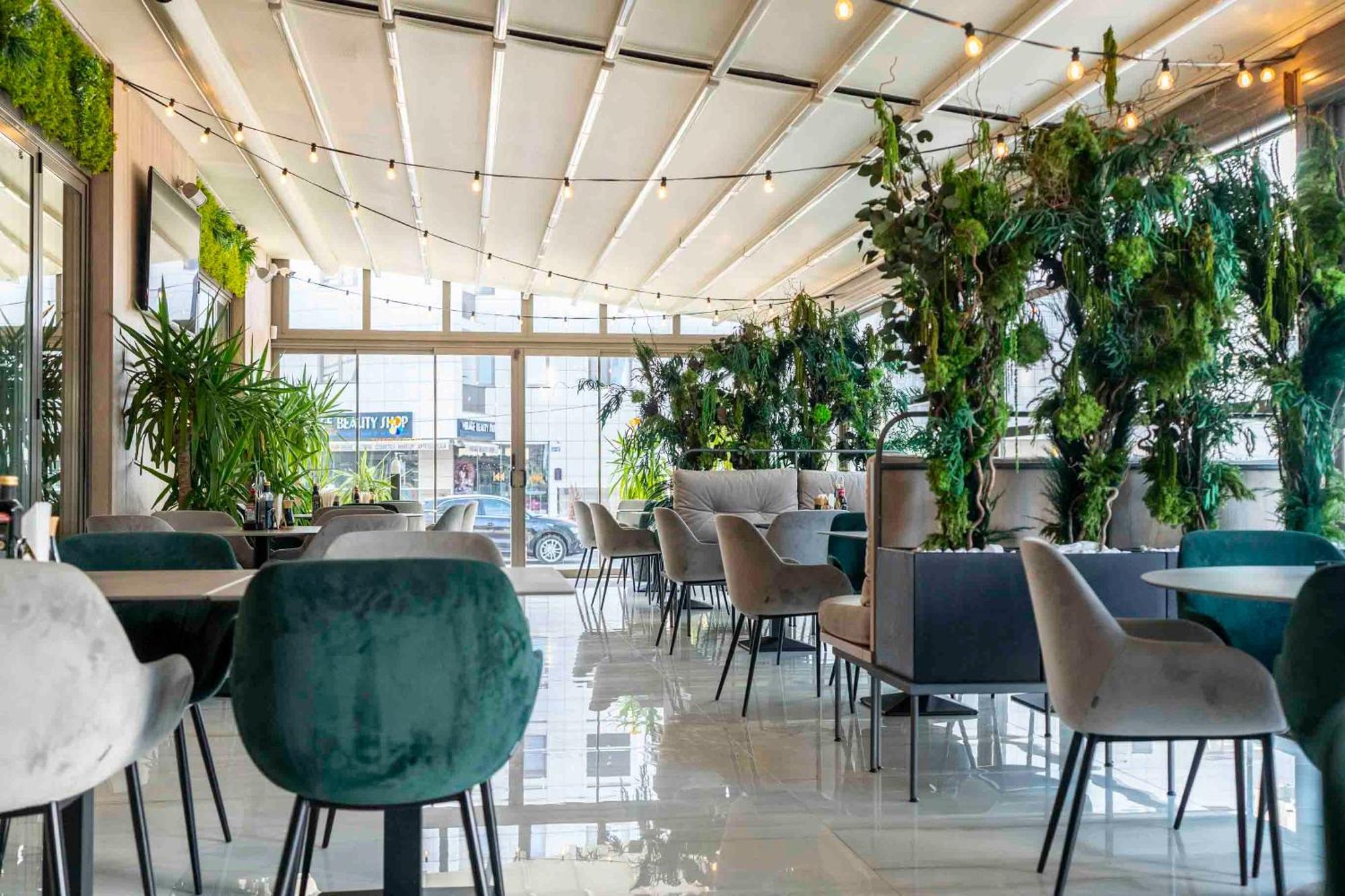 Stavros Hotel 4*